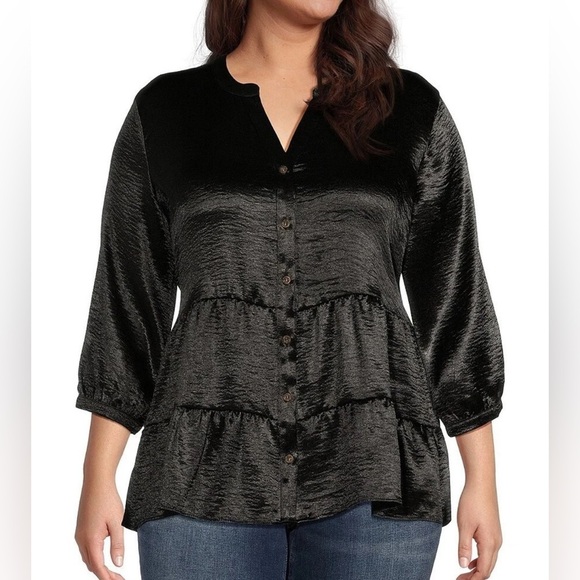 Moa Moa Tops - NEW Plus Size 2X Moa Moa Split VNeck 3/4 Sleeve Tier Button Frt Blouse Black